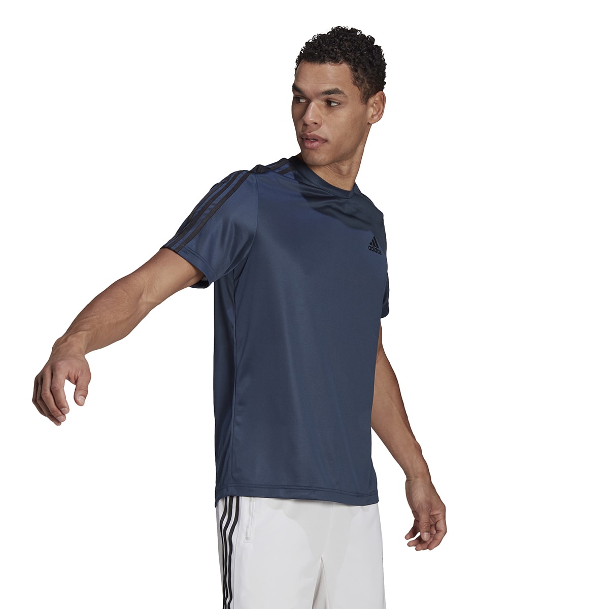 Camiseta Adidas Aeroready Designed To Move Sport 3 Stripes Masculina -  Marinho - EsporteLegal