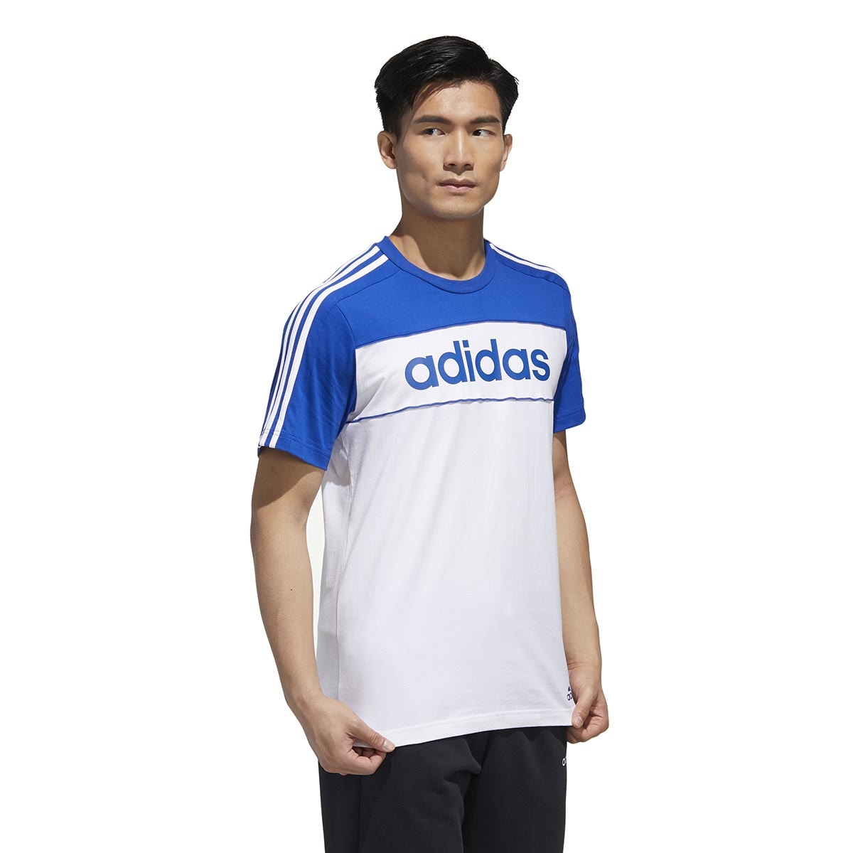 camiseta adidas e tape
