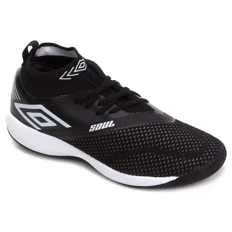 Chuteira Futsal Umbro Soul Knit Trainer - Preto e Branco Chuteira Futsal Umbro Soul Knit Trainer - Preto e Branco