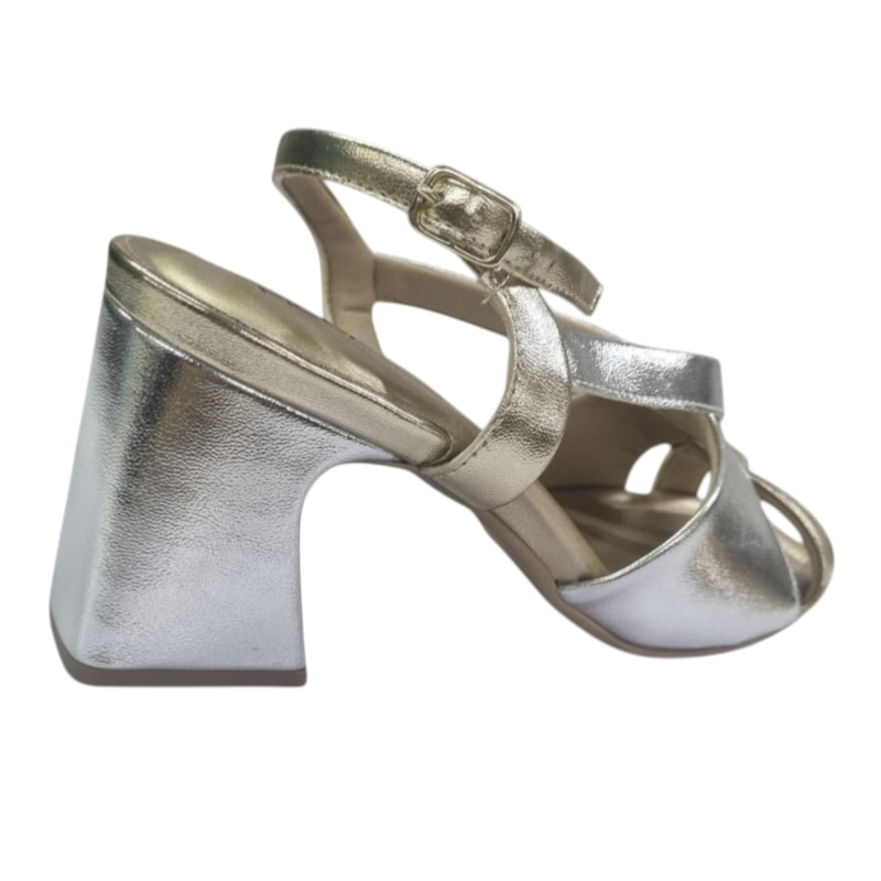 image_bc76e96f-cd23-4f06-9ccd-3f3125fccc0d